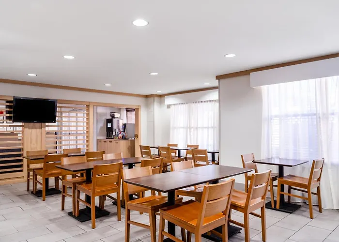 Garner South By Ihg Hotel 3*
