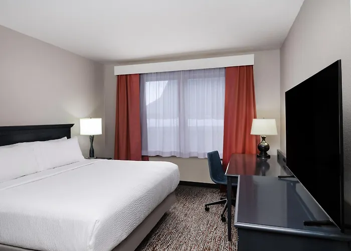 Garner South By Ihg Hotel 3*